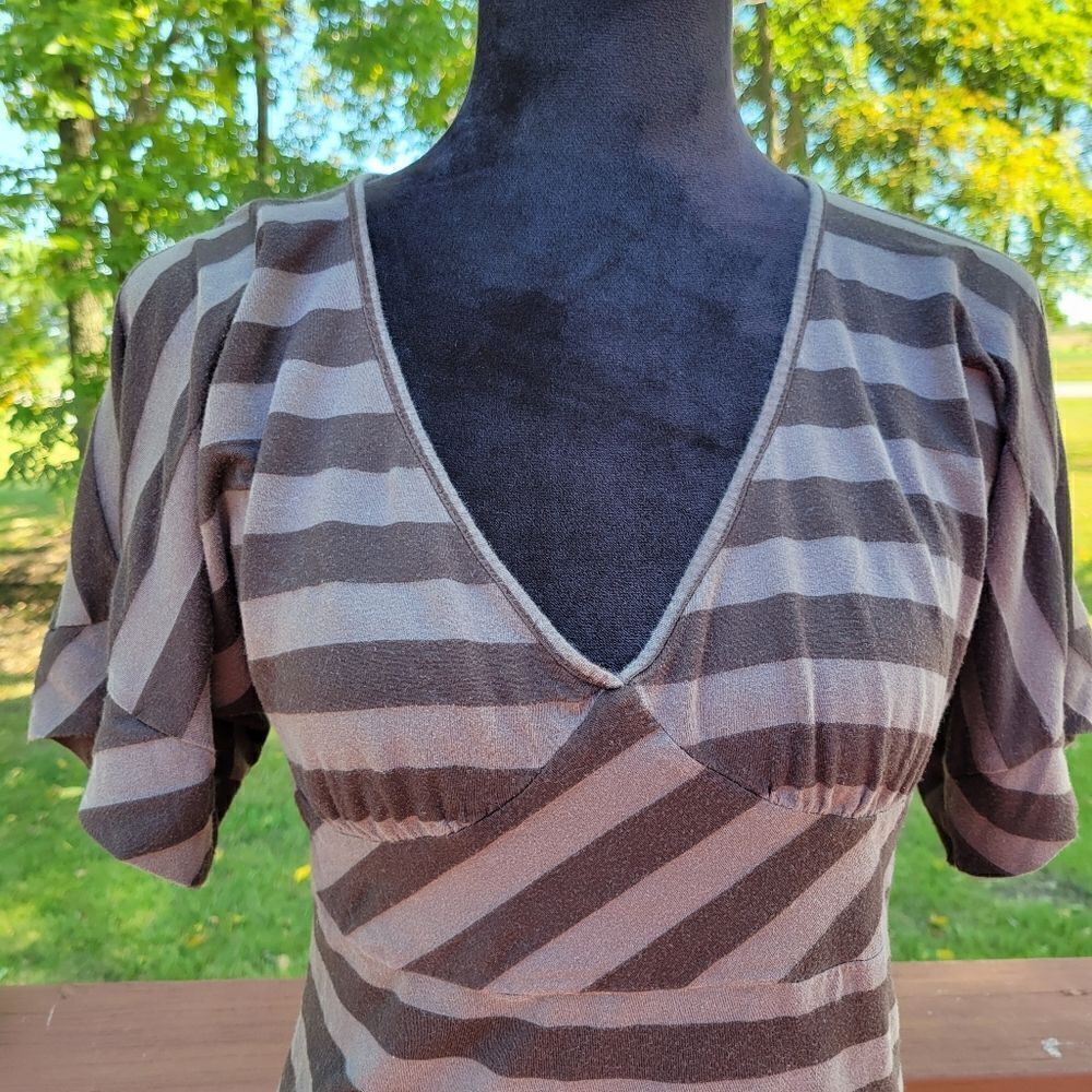 Old Navy Women’s Short Sleeve Brown Striped Pullover Shirt Sz M - Picture 3 of 14